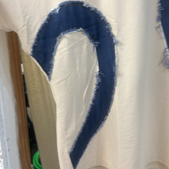 NWT Khaki Heart Patch Short Sleeve Tee - Easel - Picture 5 of 6